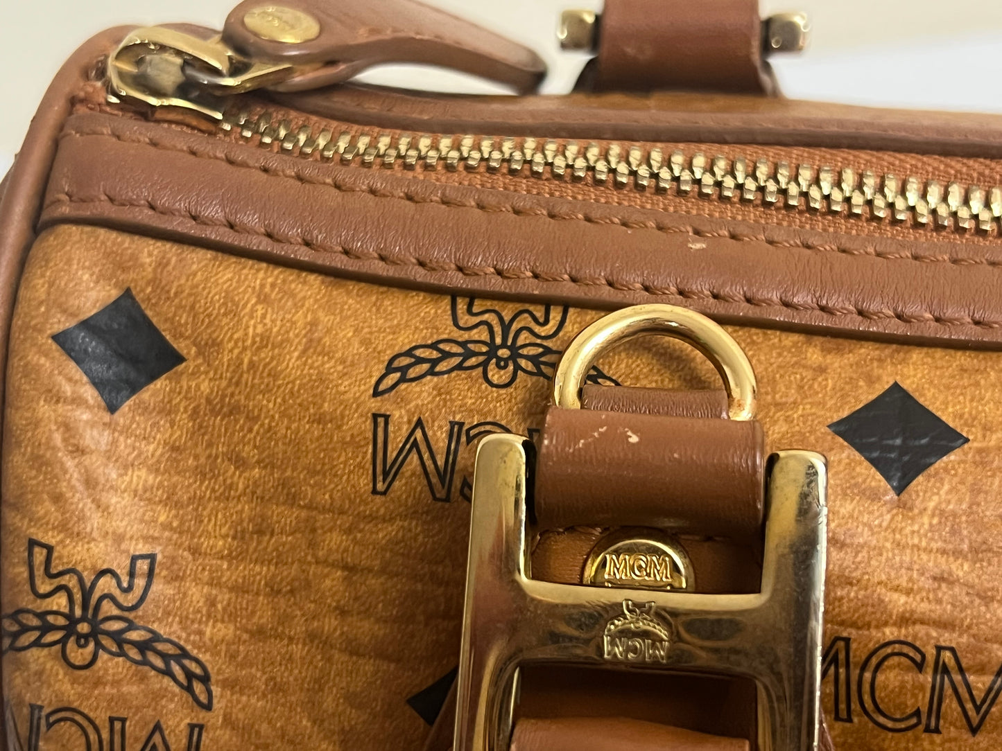 MCM BOSTON 25 W/ BONE