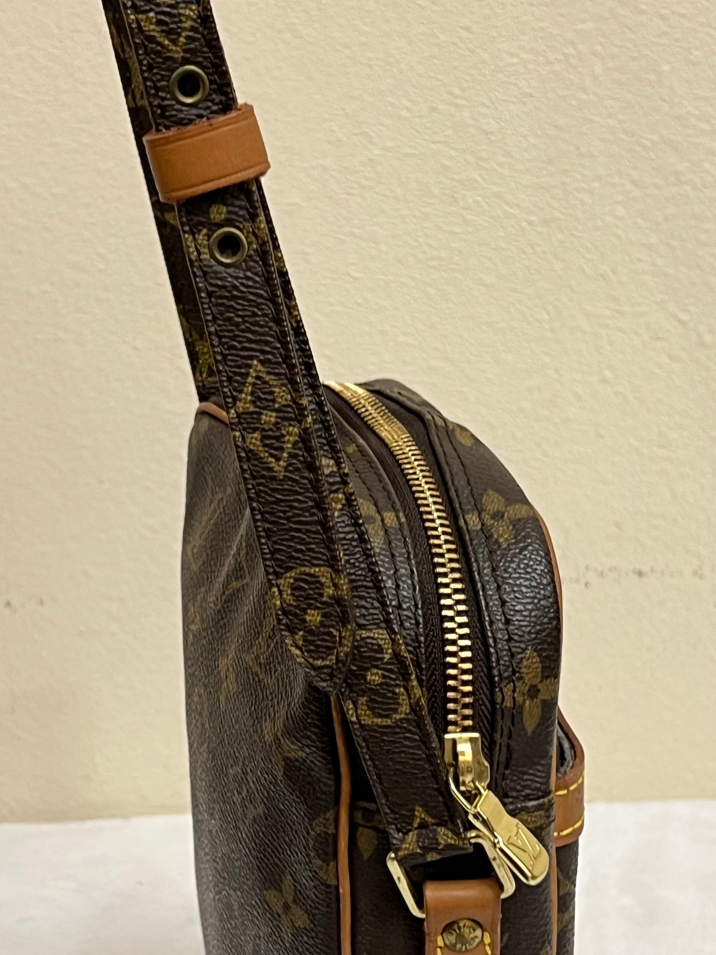 DANUBE CROSSBODY