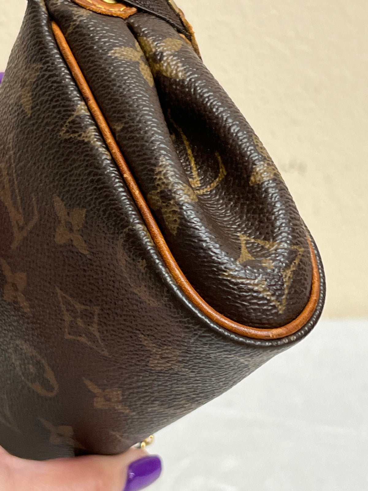 EVA MONOGRAM