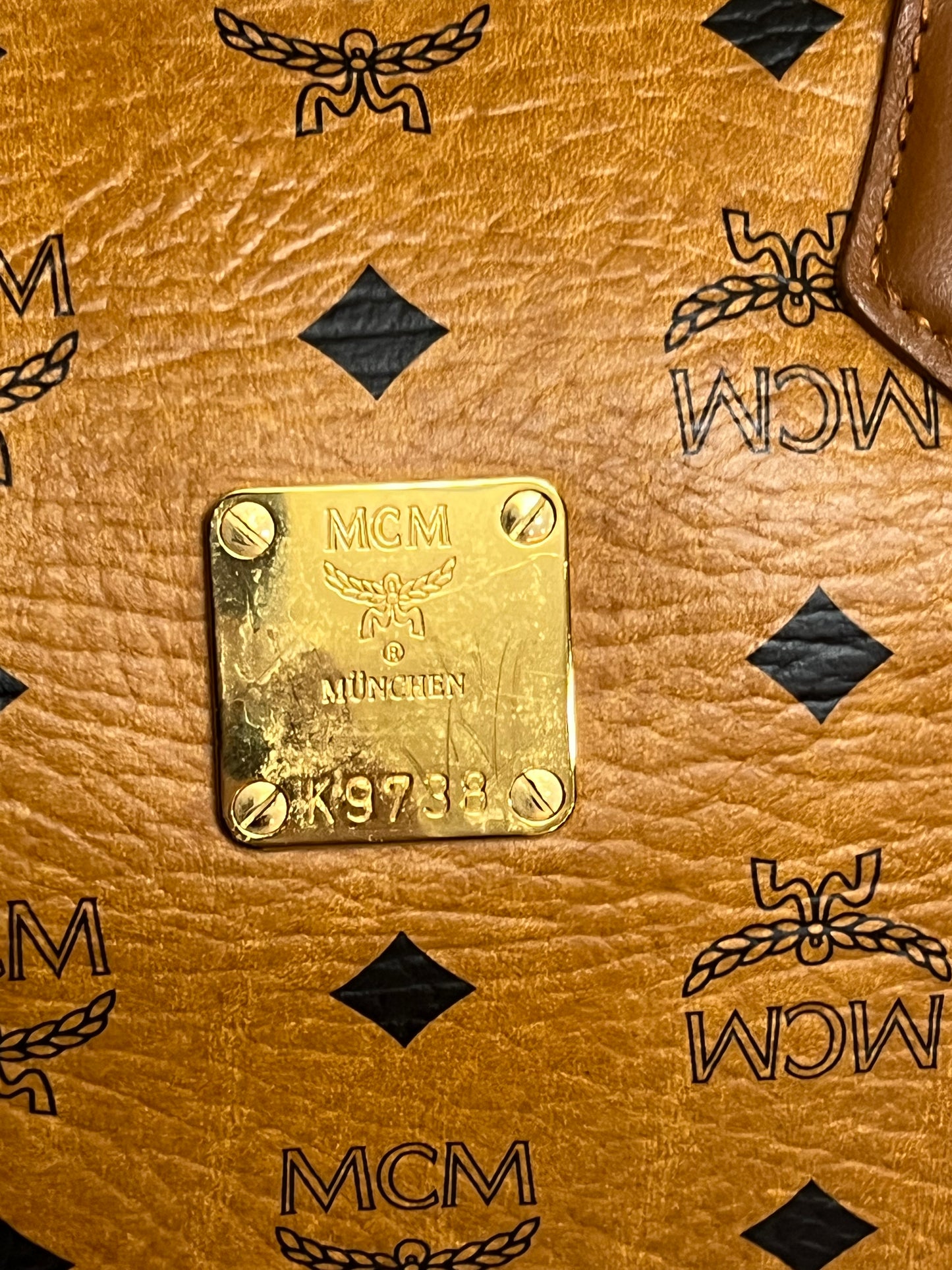 MCM DUFFLE 40 COGNAC