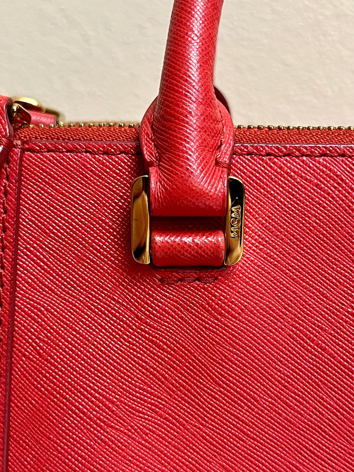 MCM SAFFIANO RED