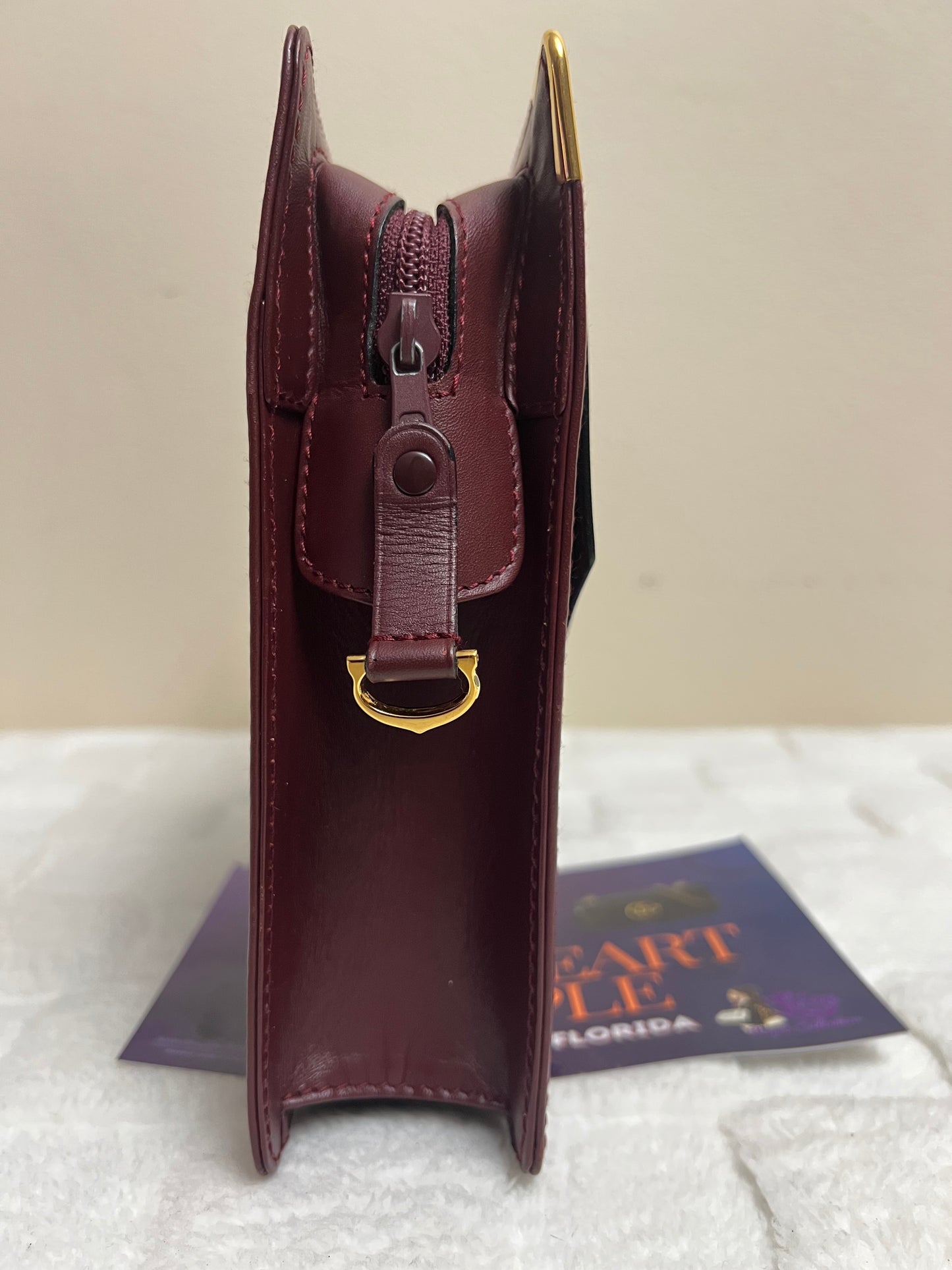 C_ A _ R _ T _ I _ E _ R CLUTCH MAROON