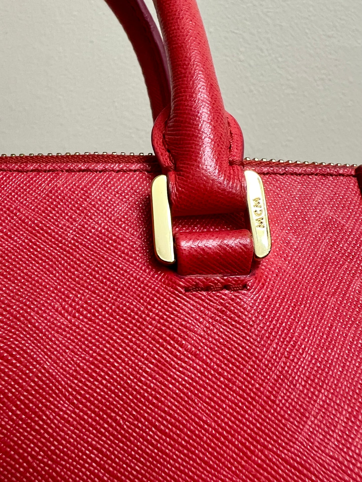 MCM SAFFIANO RED