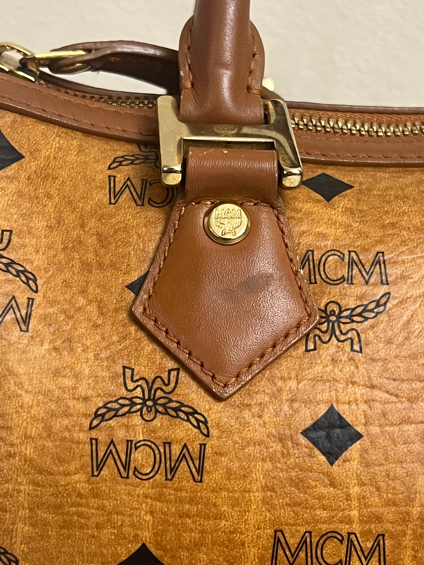 MCM BOSTON 25 W/ BONE