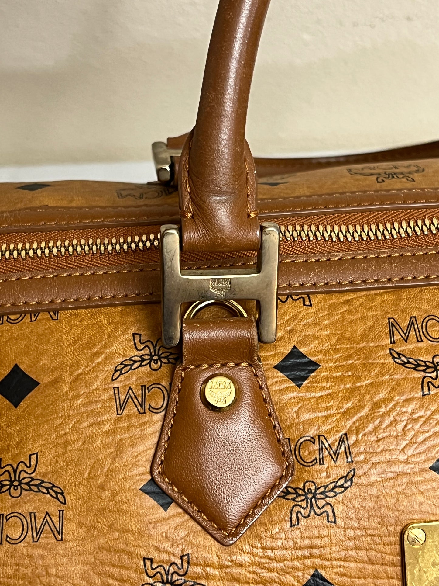 MCM DUFFLE 40 COGNAC
