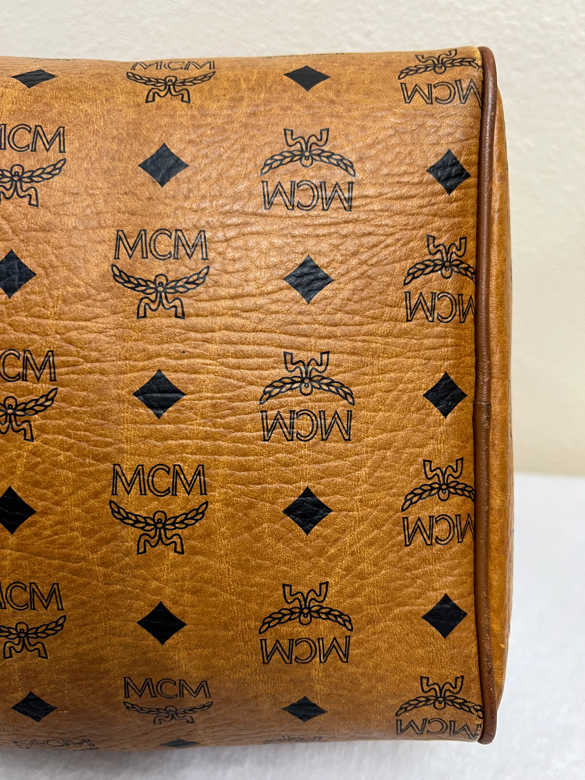 MCM DUFFLE 40 COGNAC