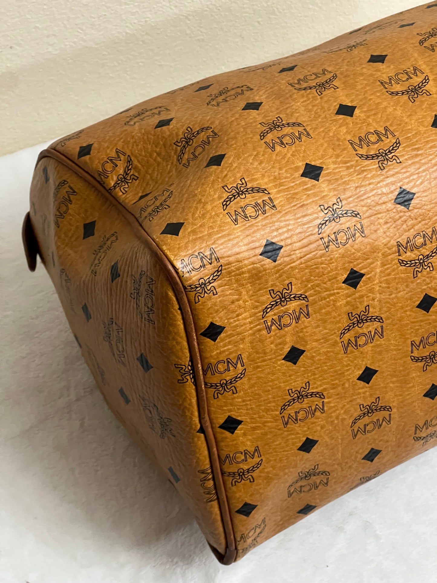 MCM DUFFLE 40 COGNAC