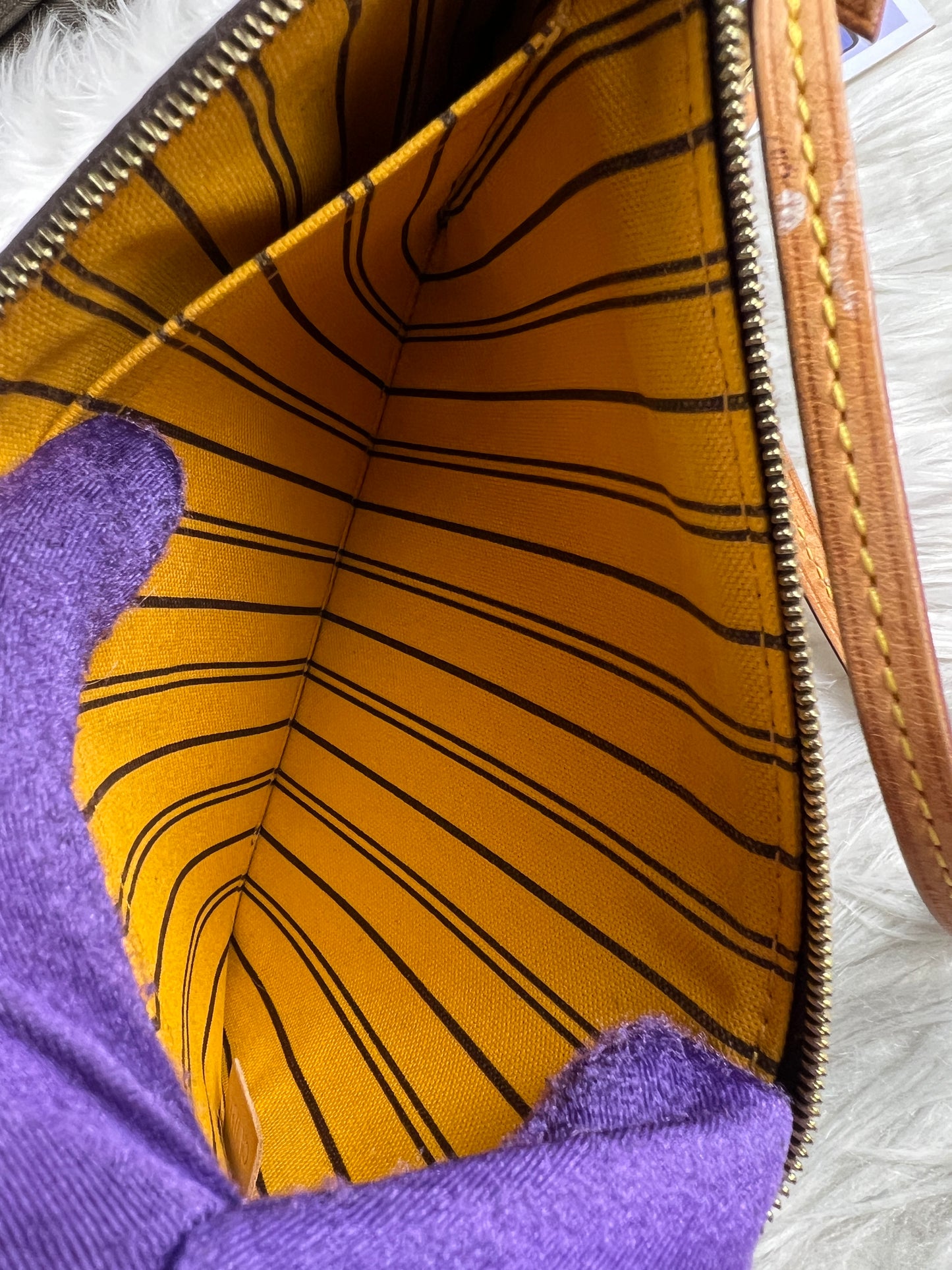 NEVERFULL POCHETTE MM MONO / MIMOSA YELLOW INTERIOR