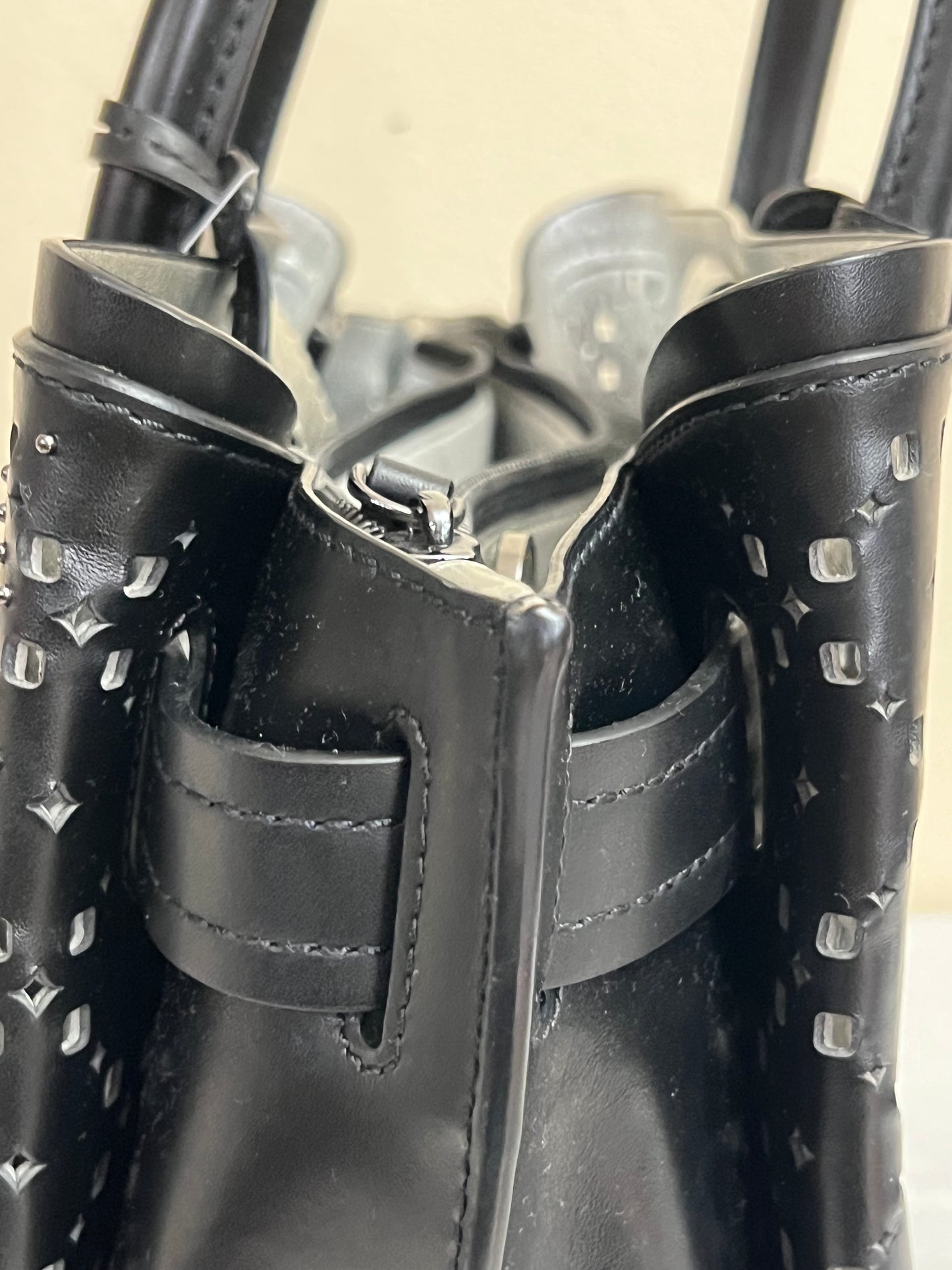 MCM PORFORATED TOTE BLACK