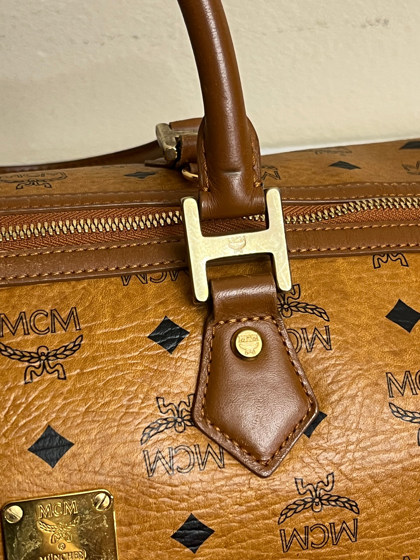 MCM DUFFLE 40 COGNAC