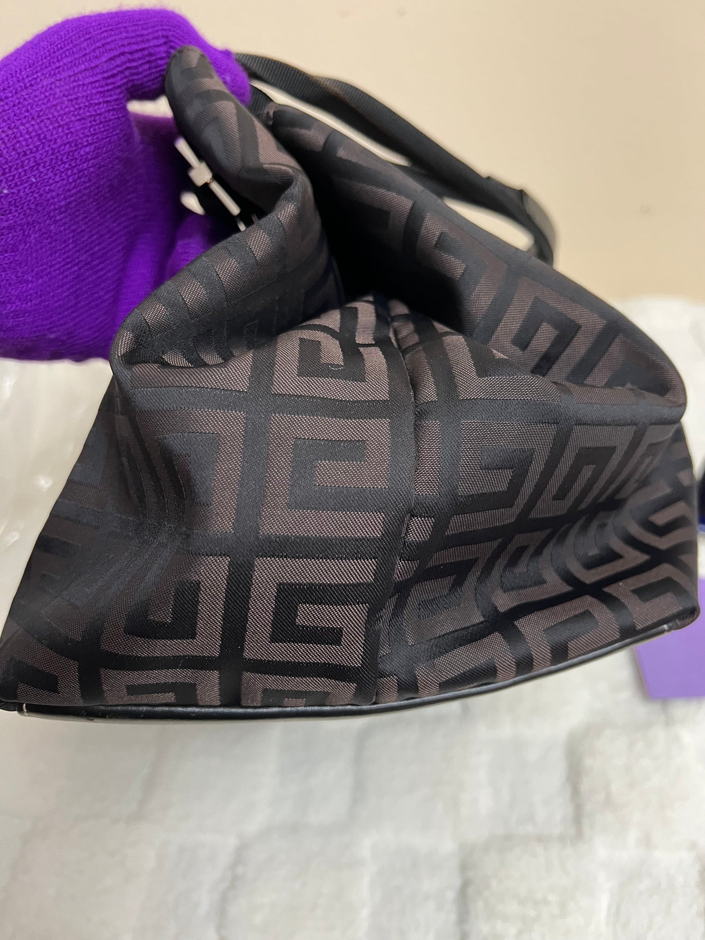 G_I_V_E_N_C_H_Y TOTE
