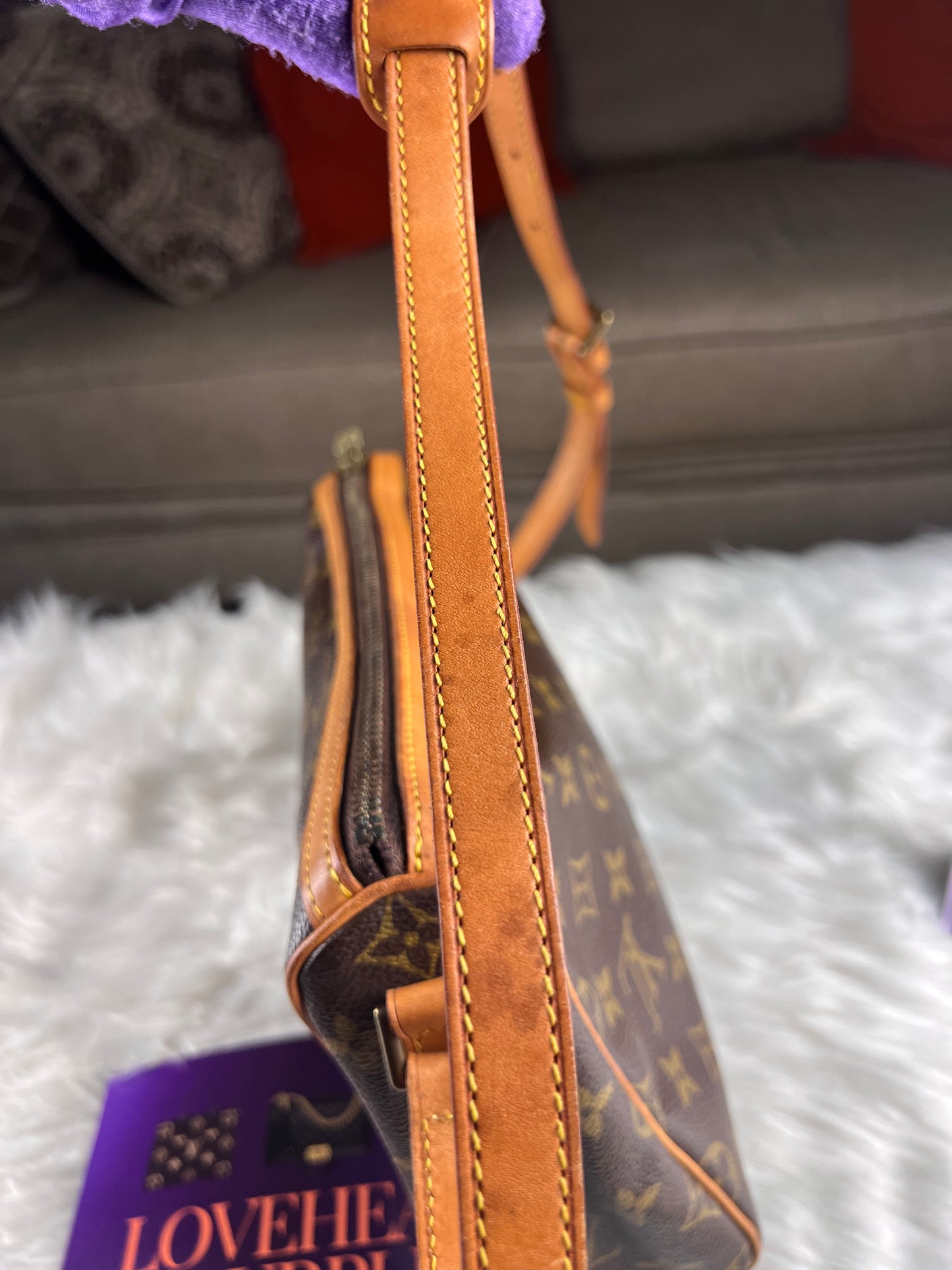 TURELEE VINTAGE CROSSBODY