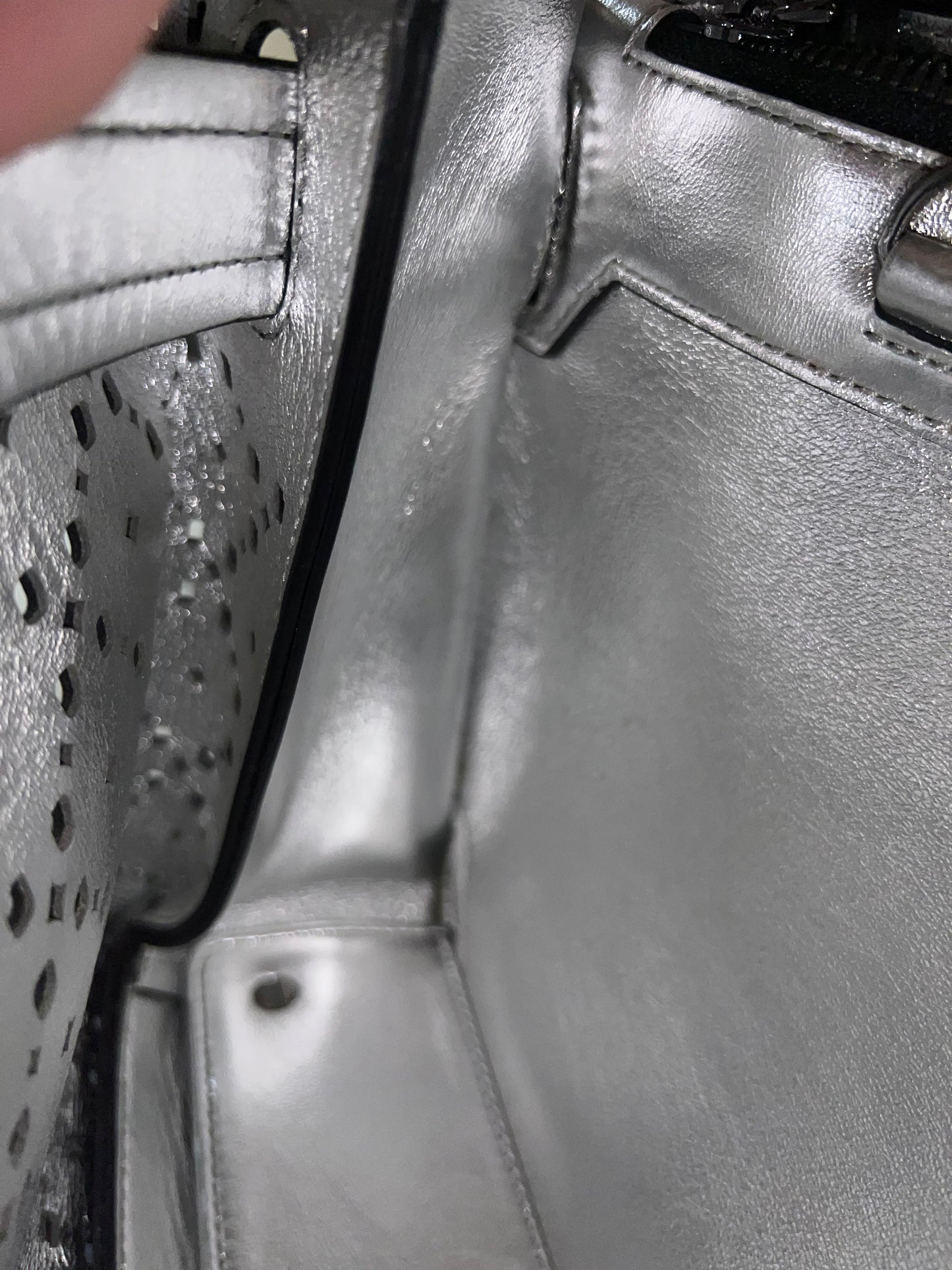 MCM PORFORATED TOTE BLACK
