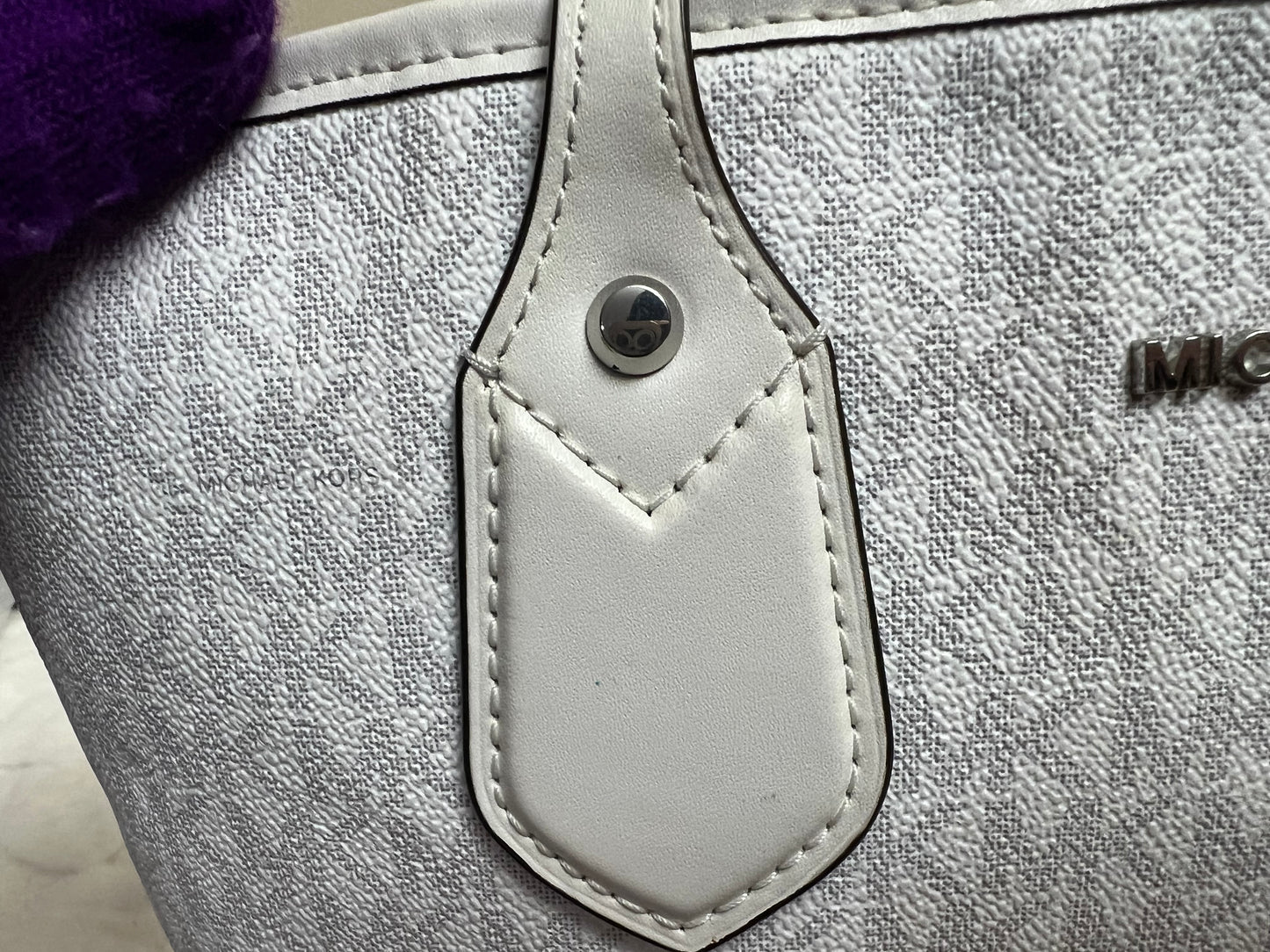 MK TOTE W/POUCH