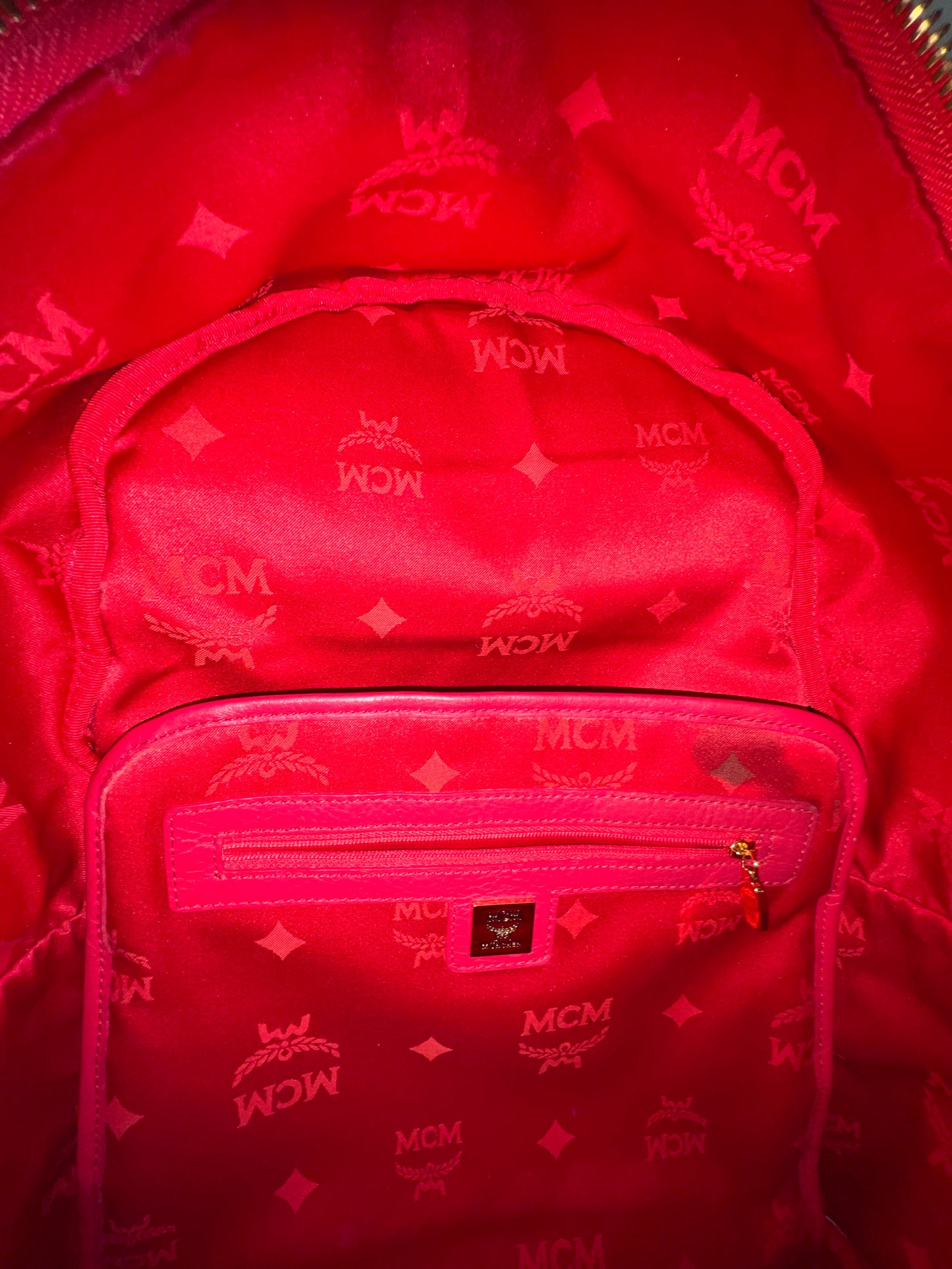 MCM RED BAGPACK LTD