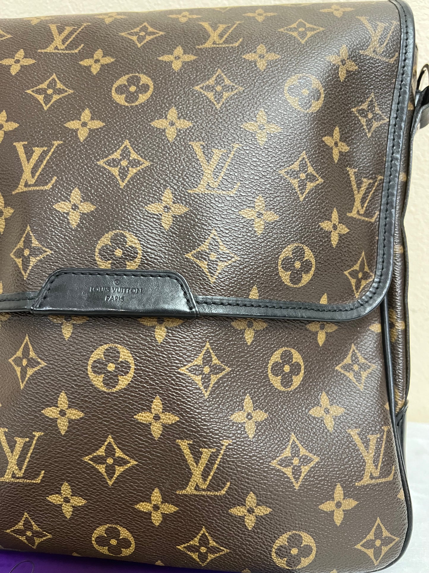 MACASAR CROSSBODY