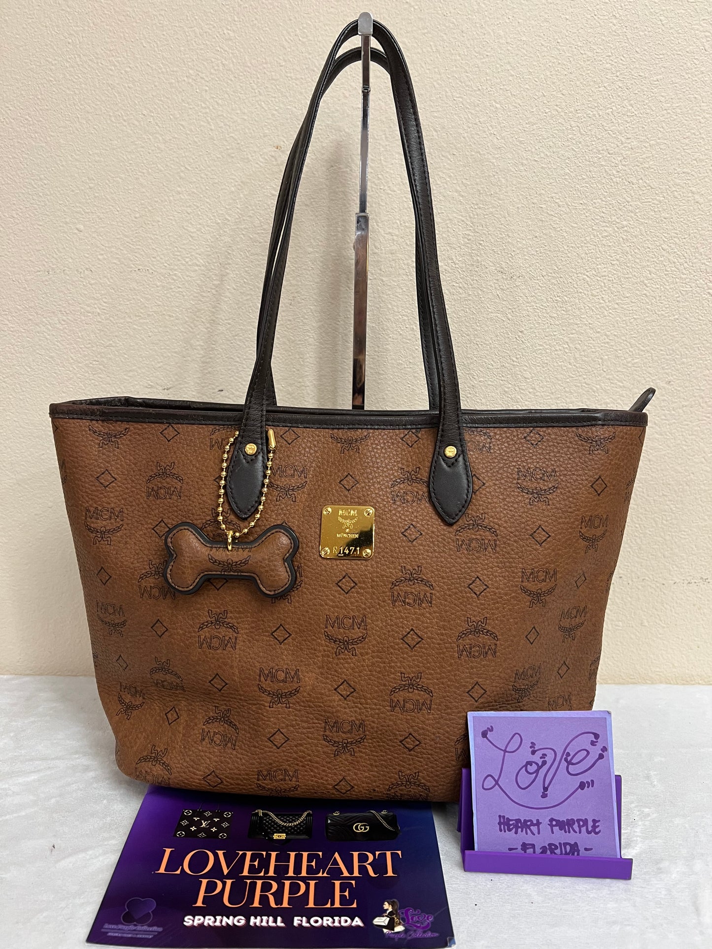 MCM CHOCO TOTE W/ BONE MM