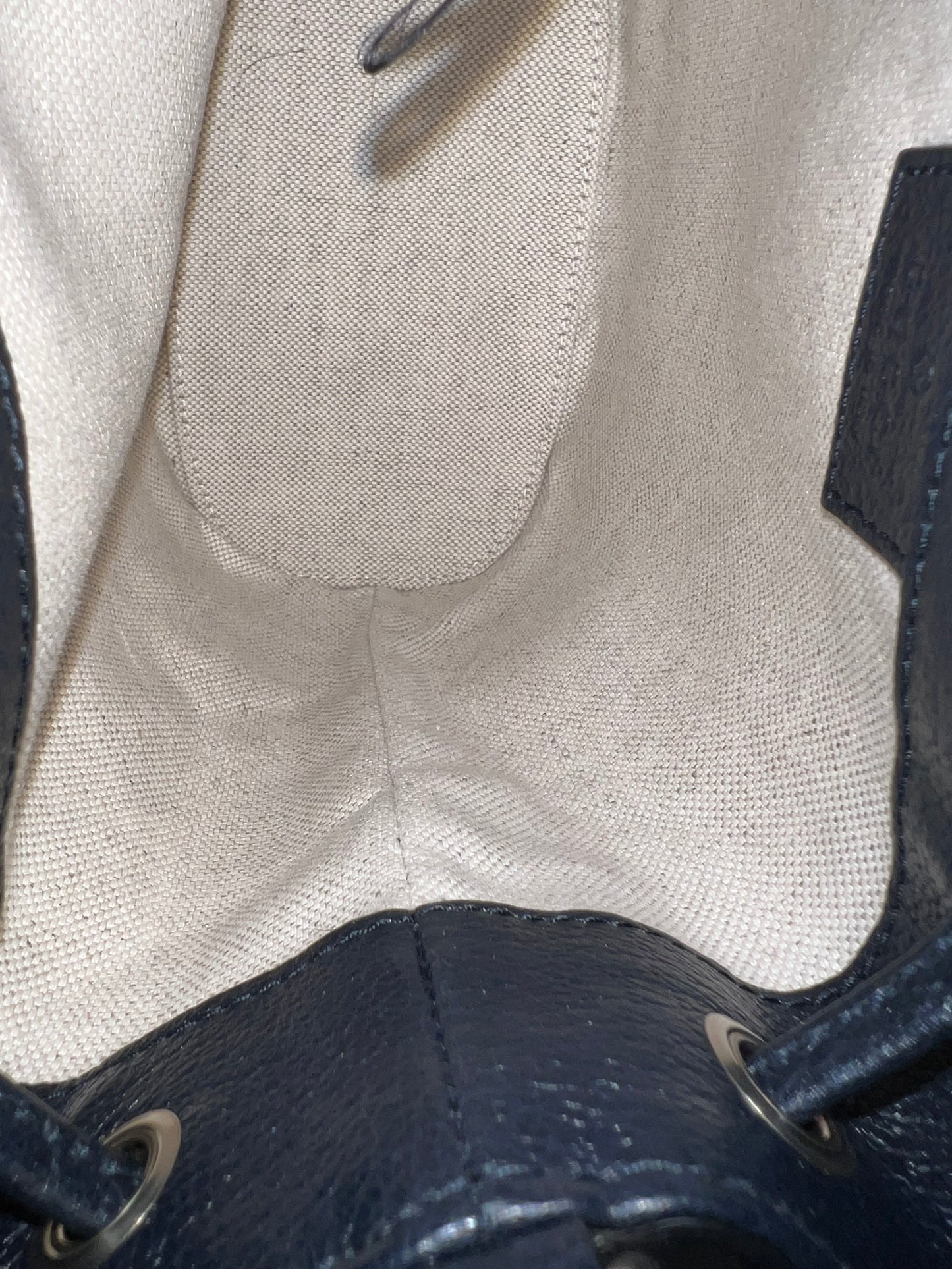 NAVY BUCKET