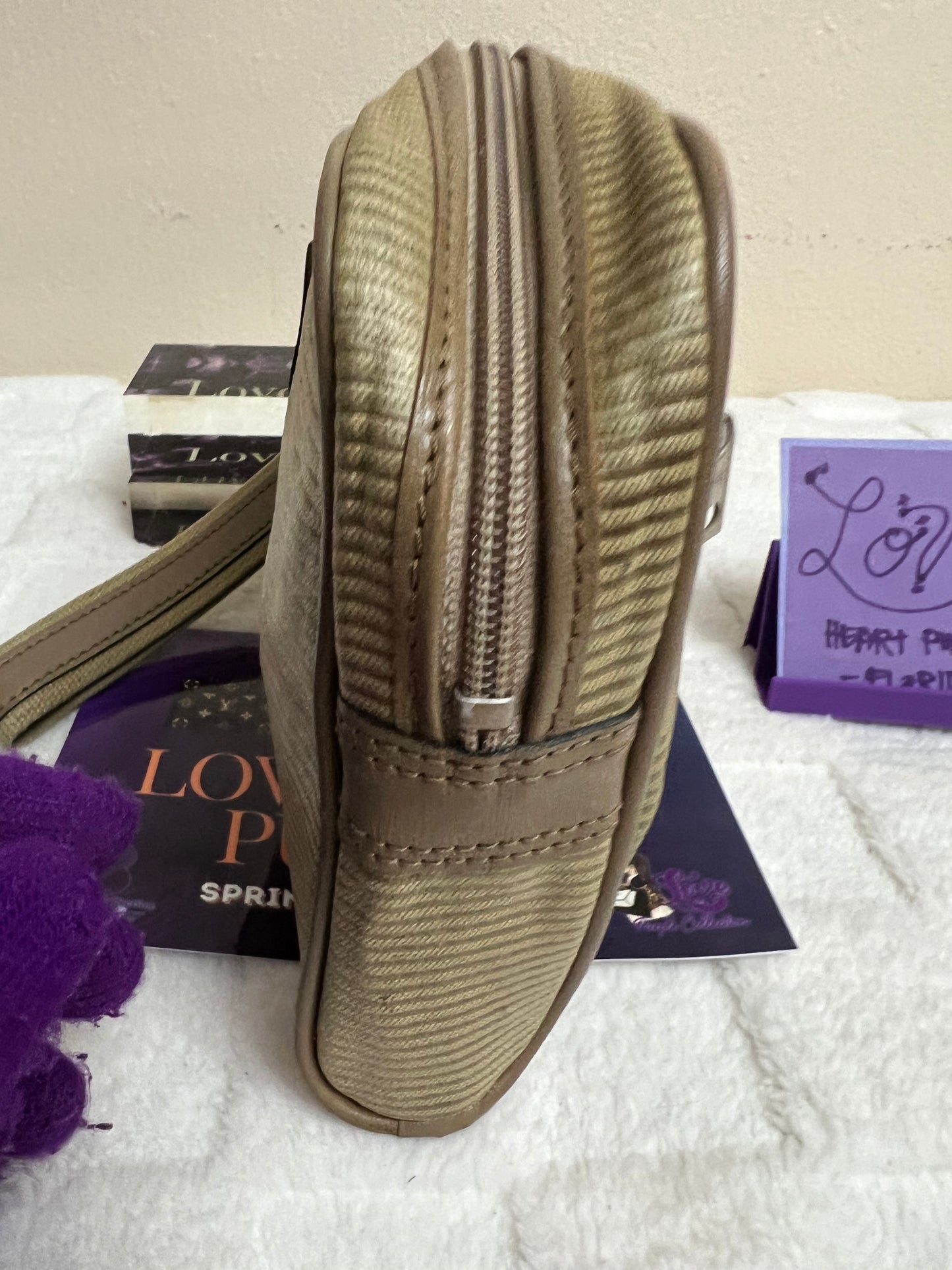 Y _ S _ L WRISTLET