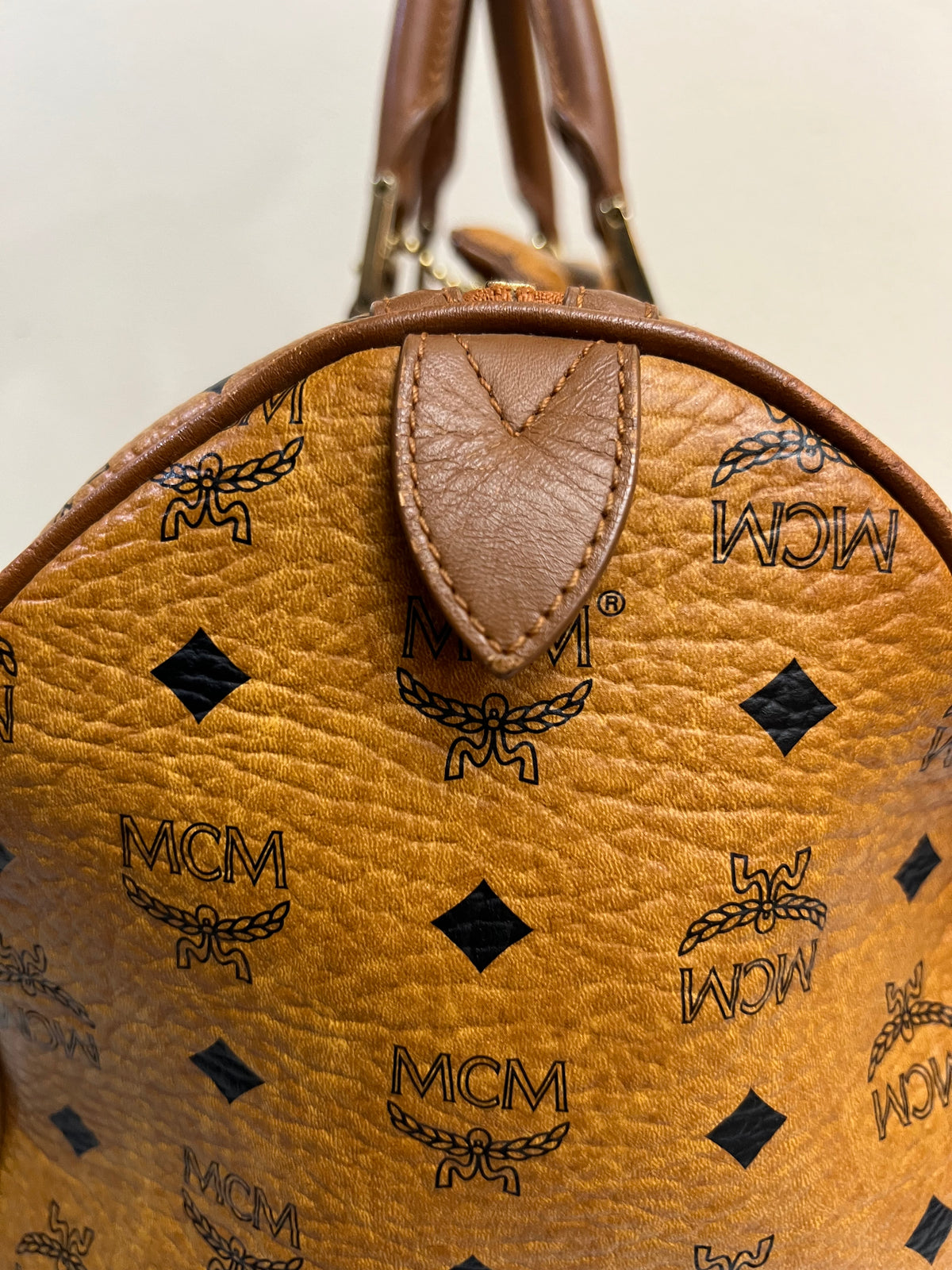 MCM DUFFLE 40 COGNAC