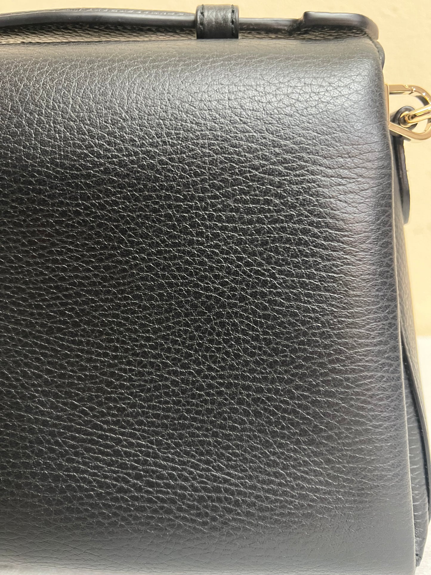 INTERLOCKING BLACK SHW 2