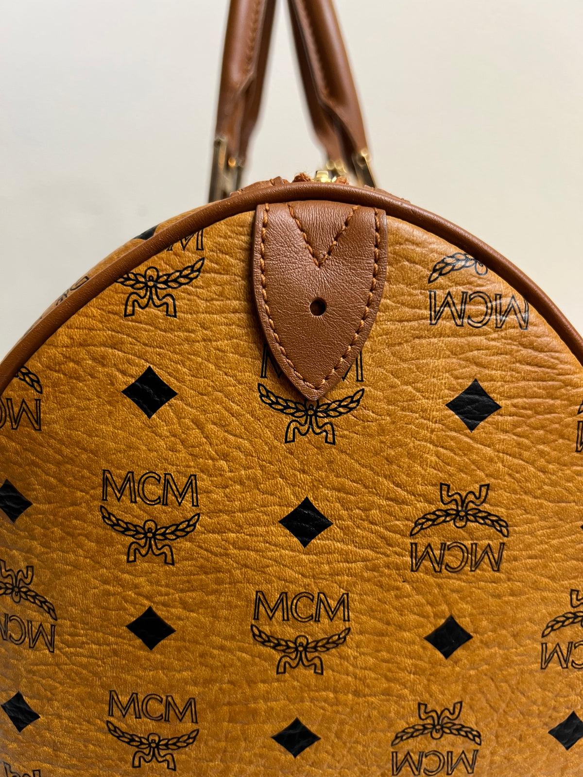 MCM DUFFLE 40 COGNAC