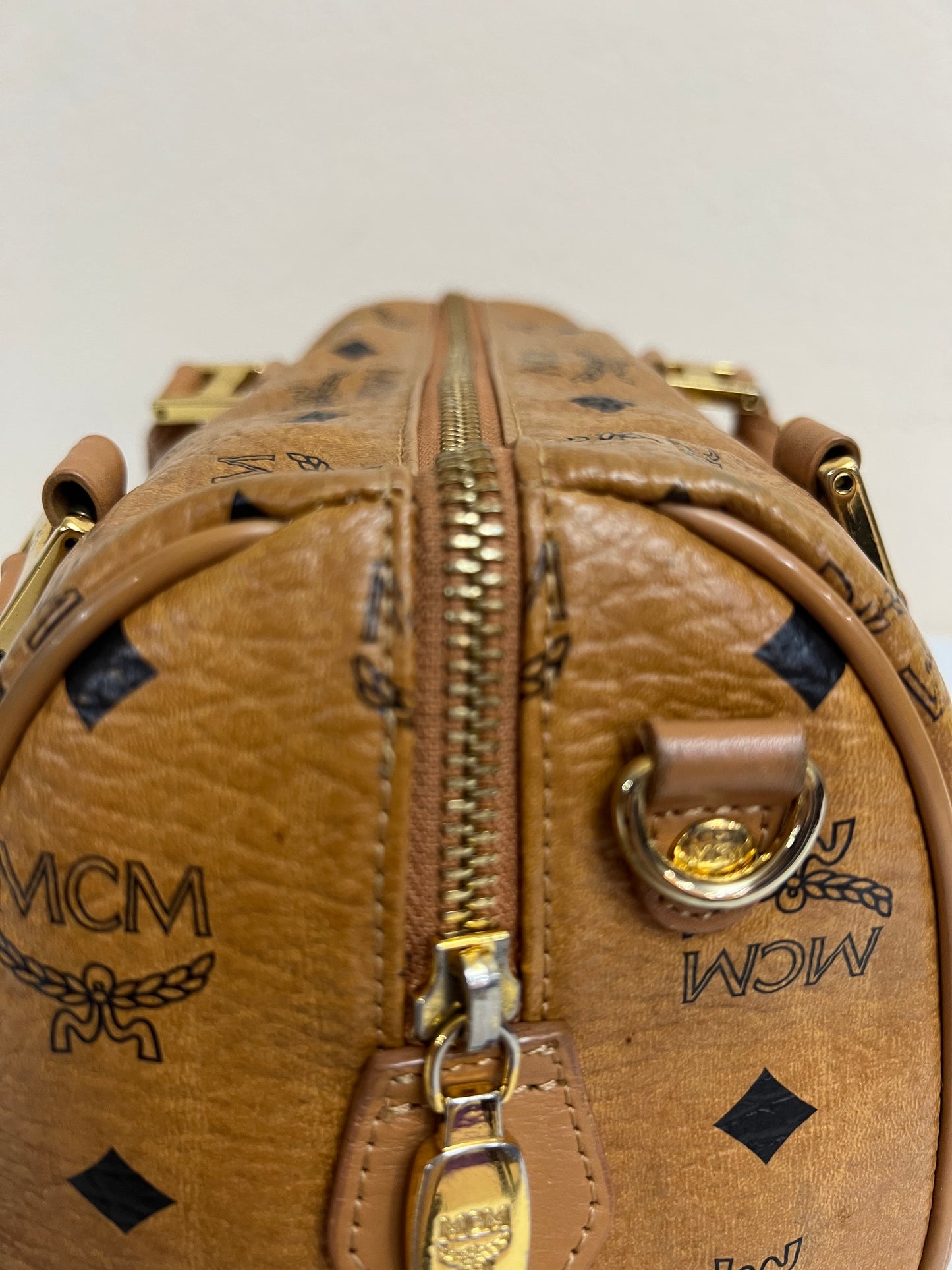 MCM COGNAC BOSTON 20 w/ STRAP