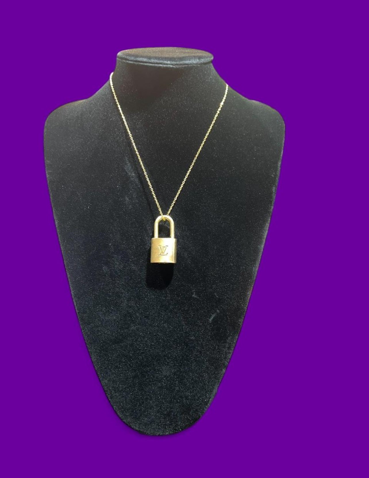 LOCK NECKLACE