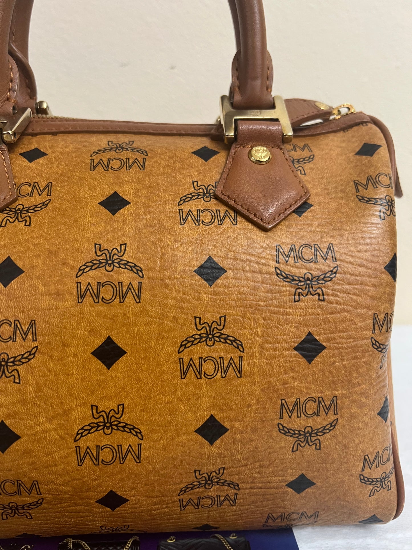 MCM BOSTON 25 W/ BONE