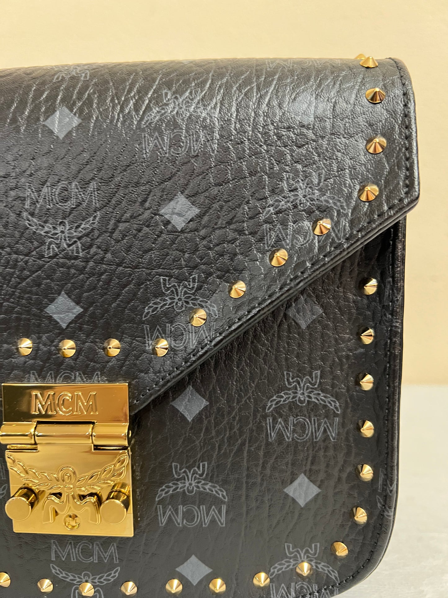 MCM PATRICIA STUDDED BLACK