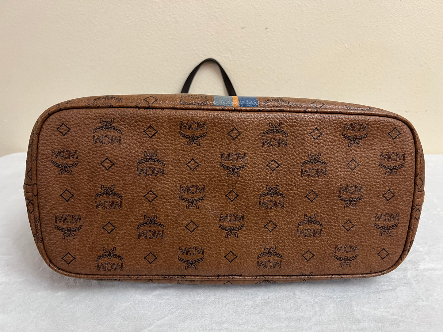 MCM CHOCO W/ BONE BLUE STRPES MM