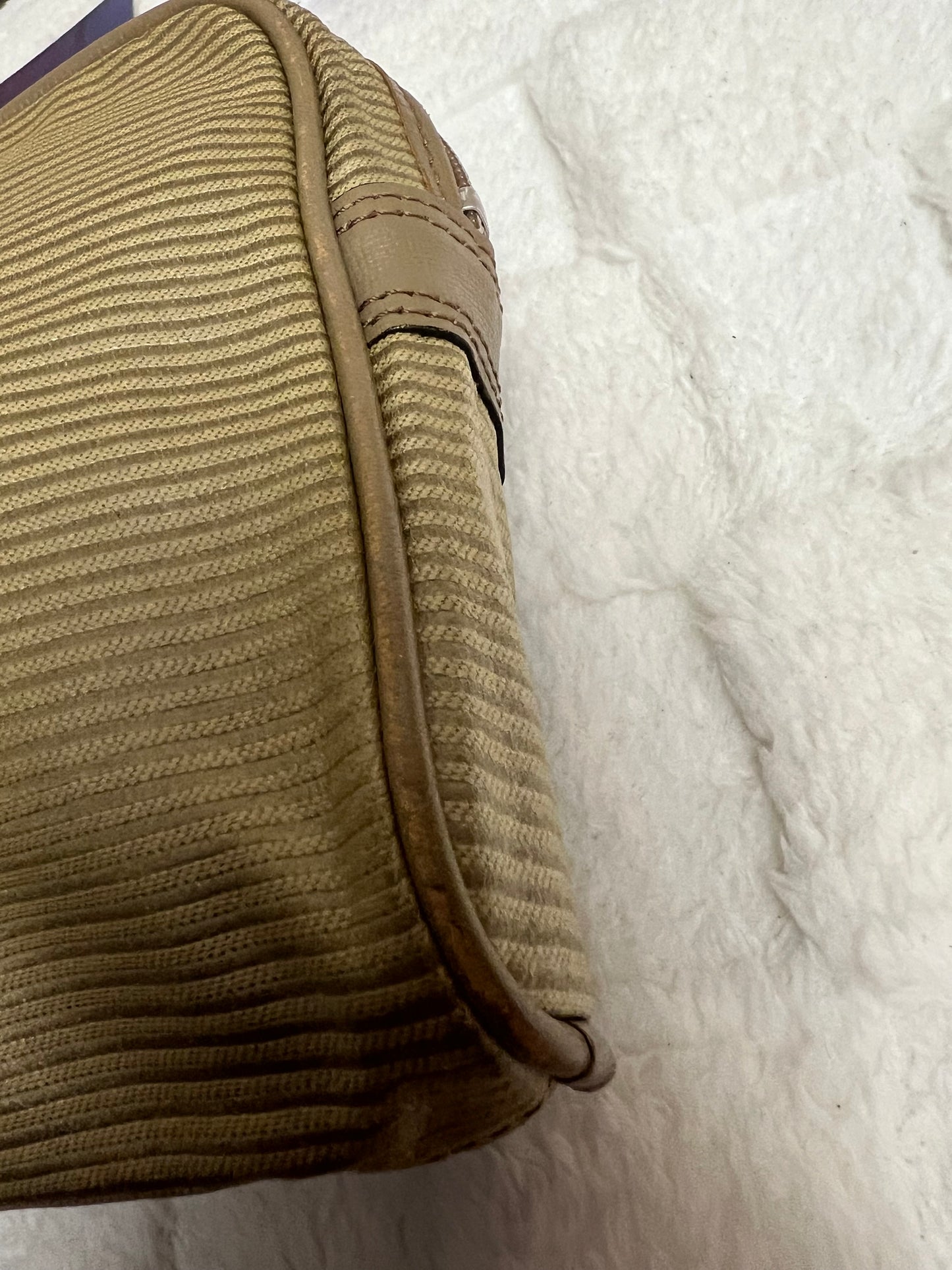 Y _ S _ L WRISTLET