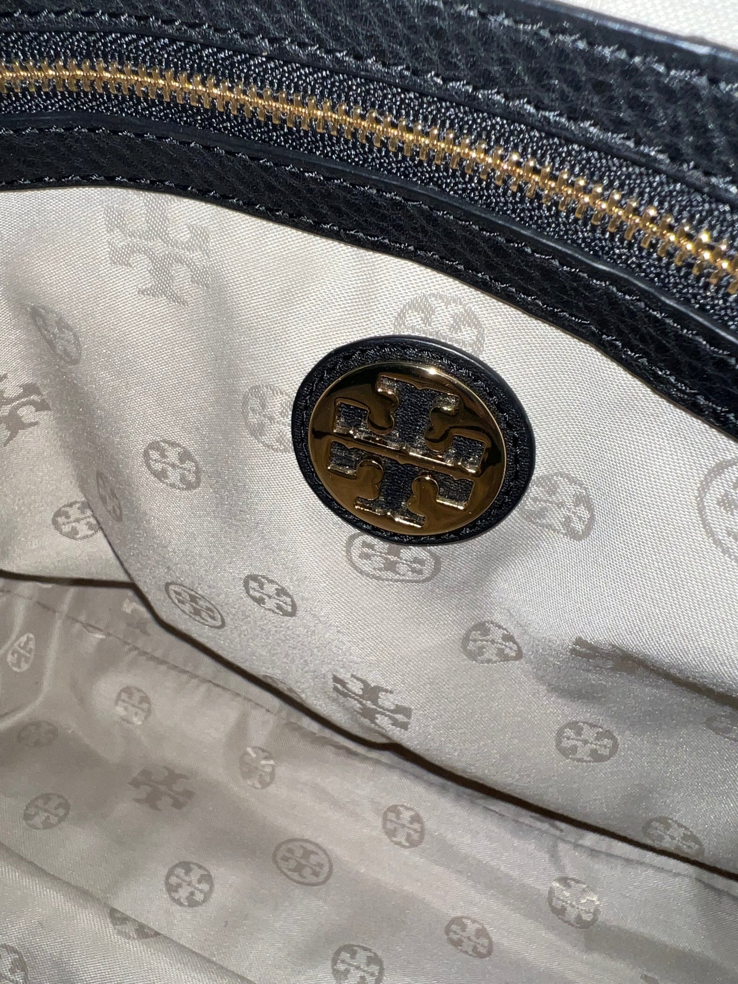 TO_RY BUR_CH TOTE