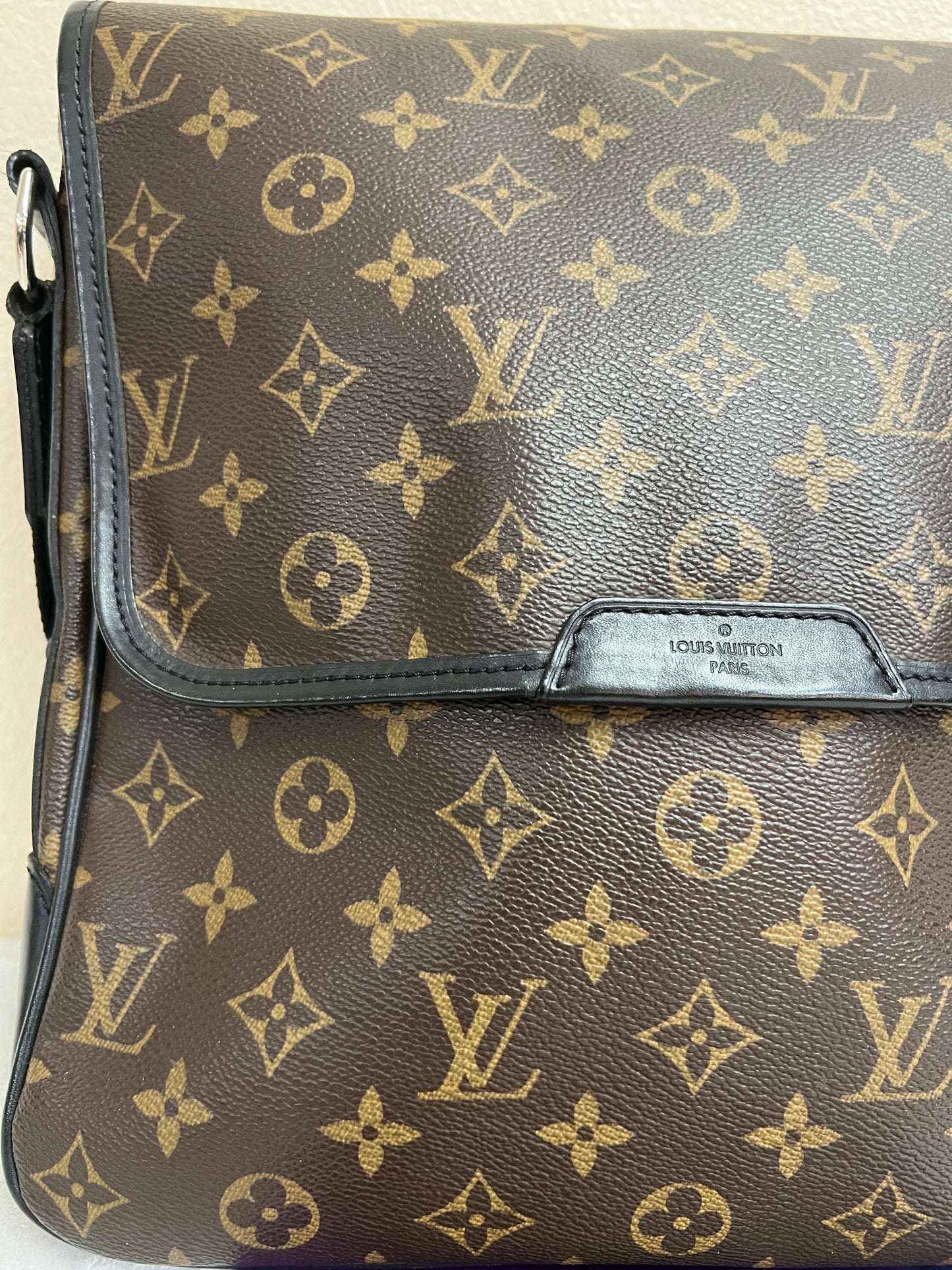 MACASAR CROSSBODY