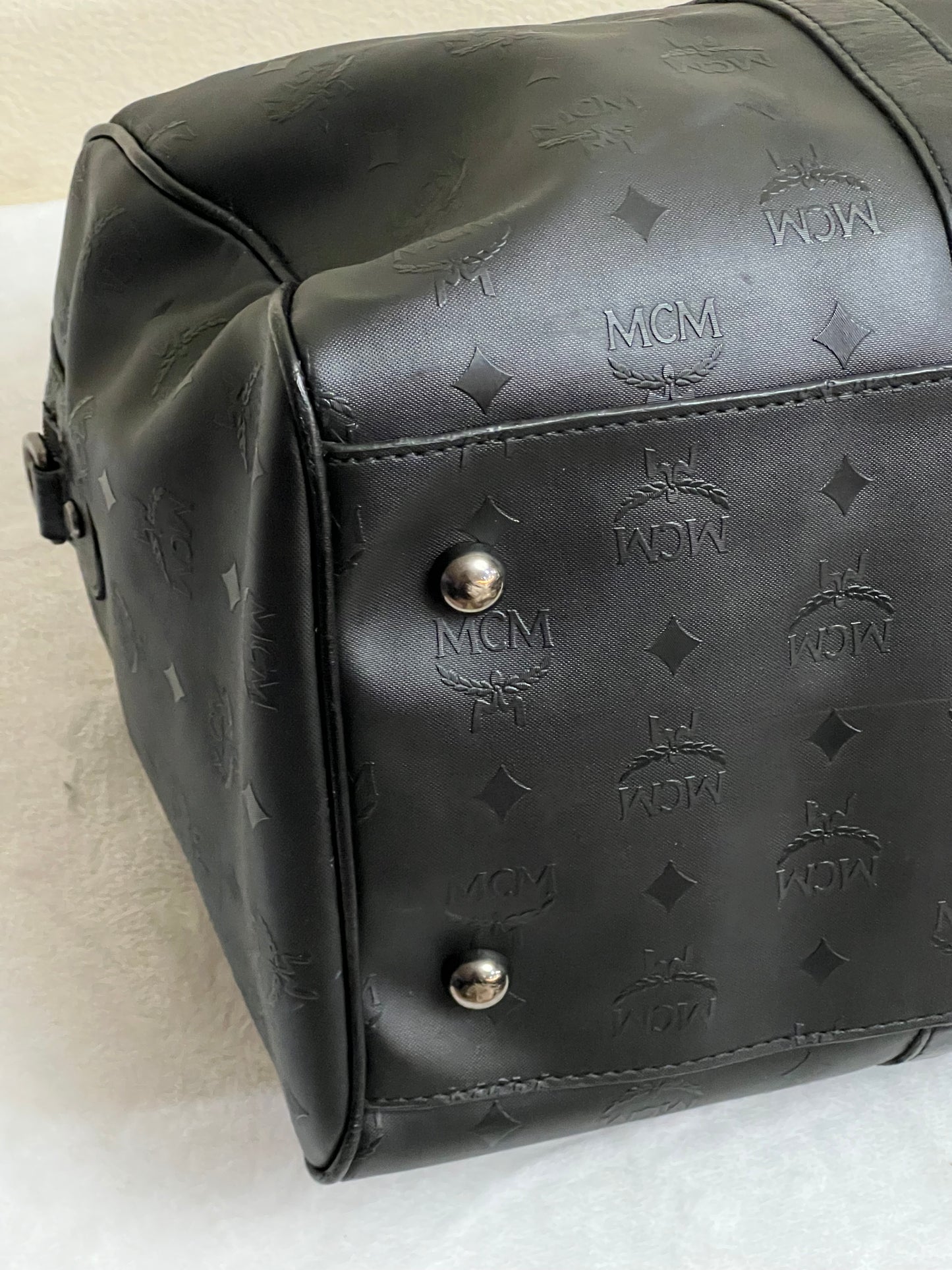 DUFFLE 45 BLACK ON BLACK