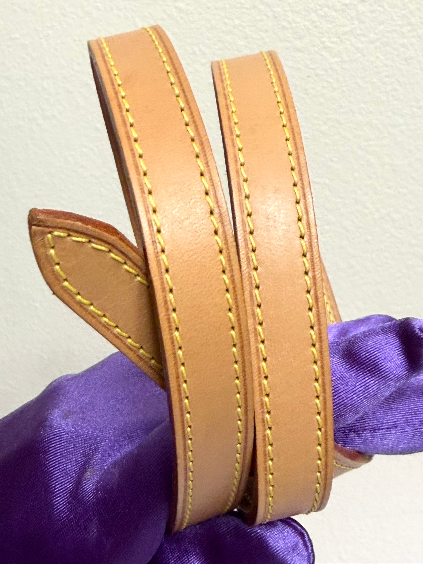 VACHETTA STRAP LOUIS VUITTON