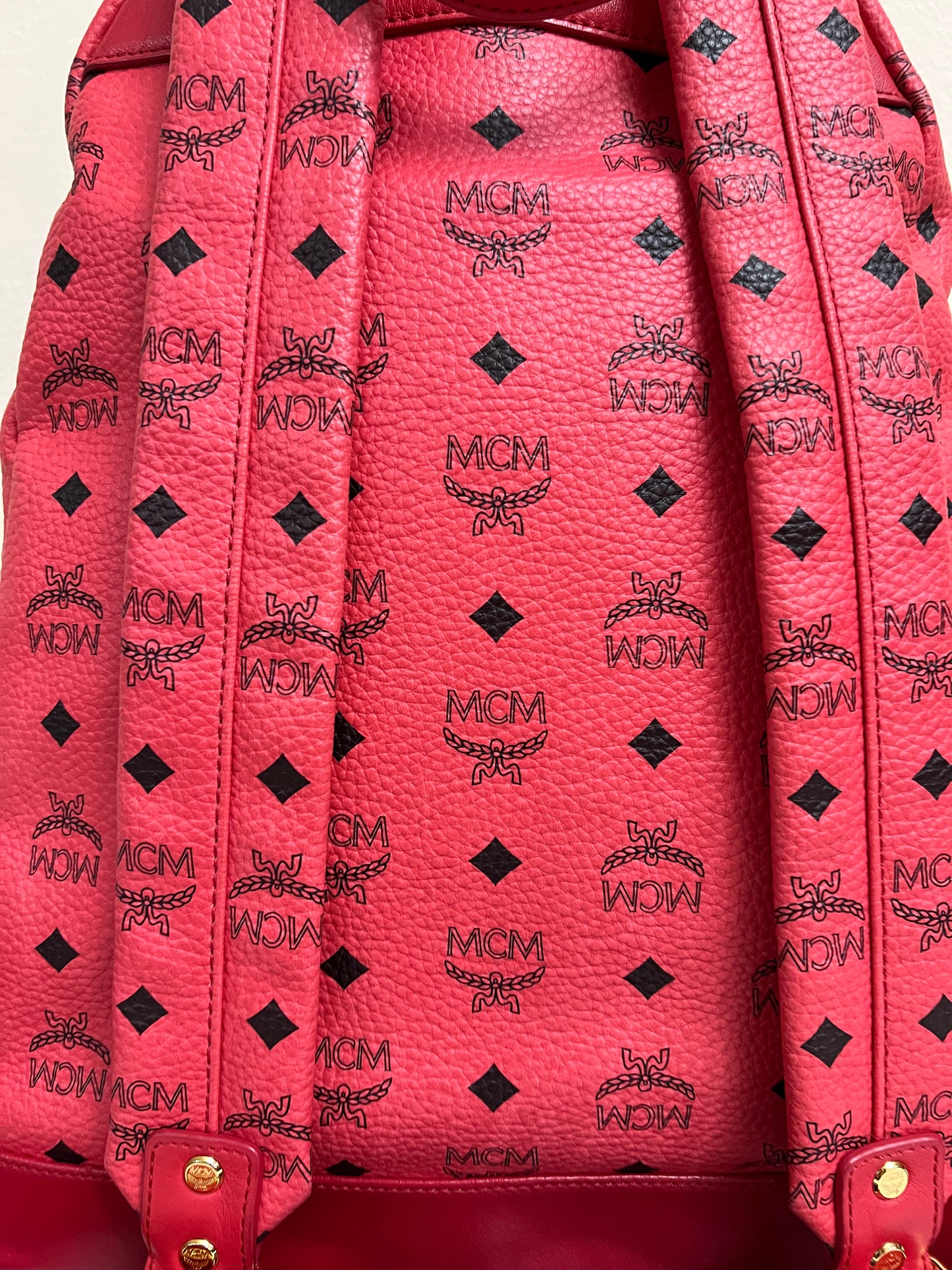 MCM RED BAGPACK LTD