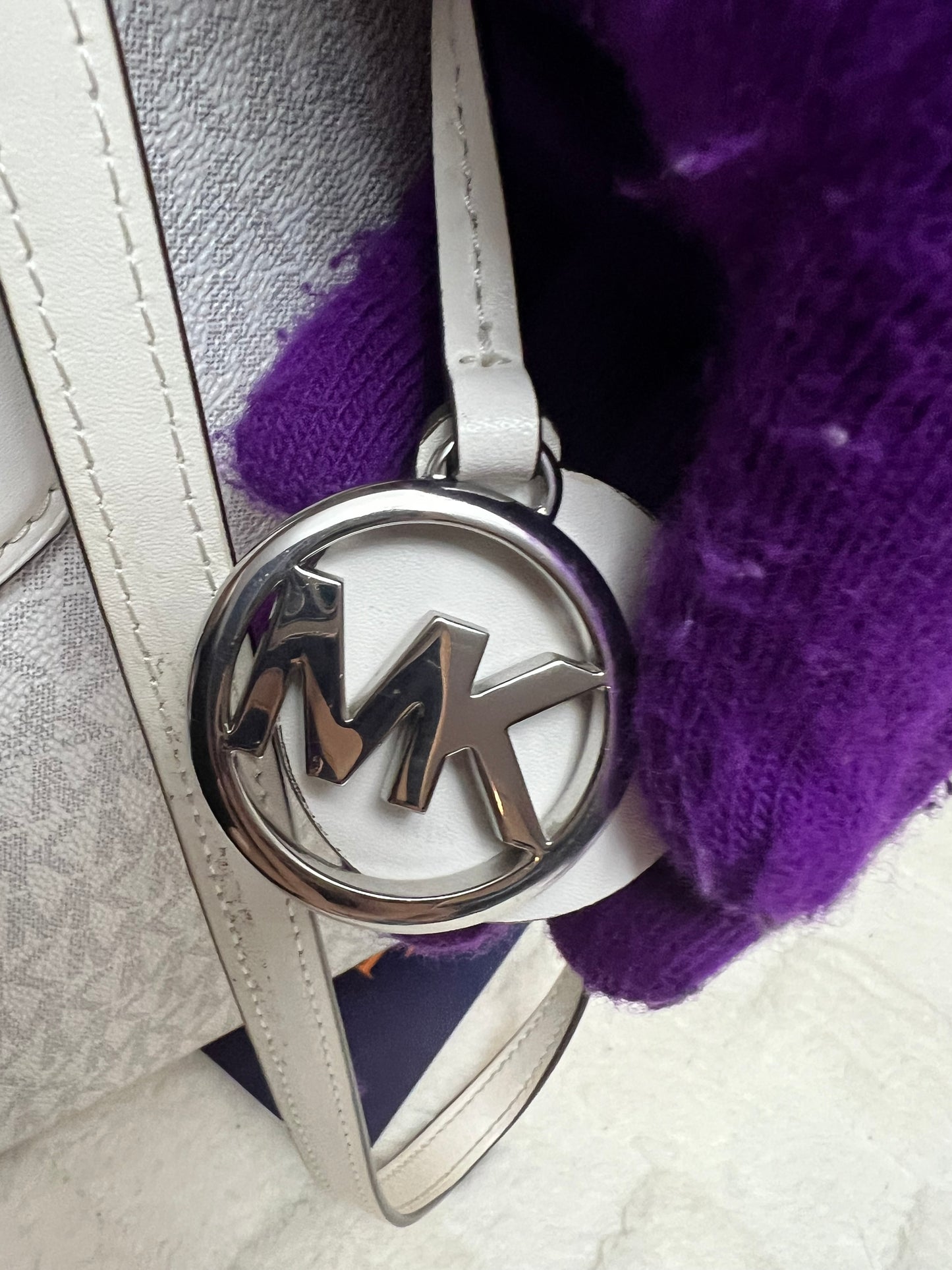 MK TOTE W/POUCH