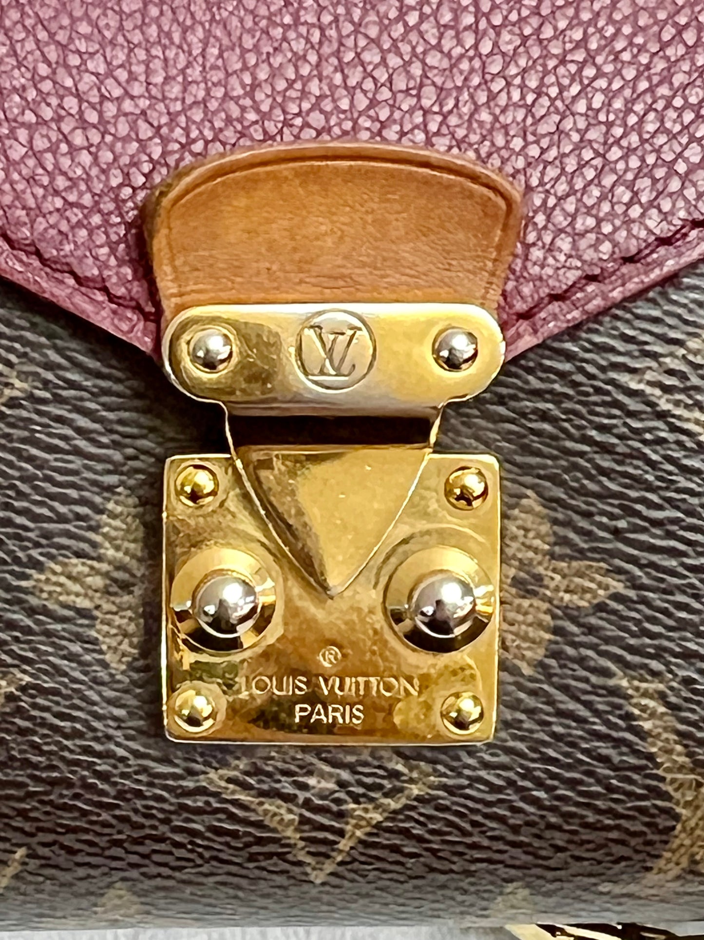 PALLAS CHAIN