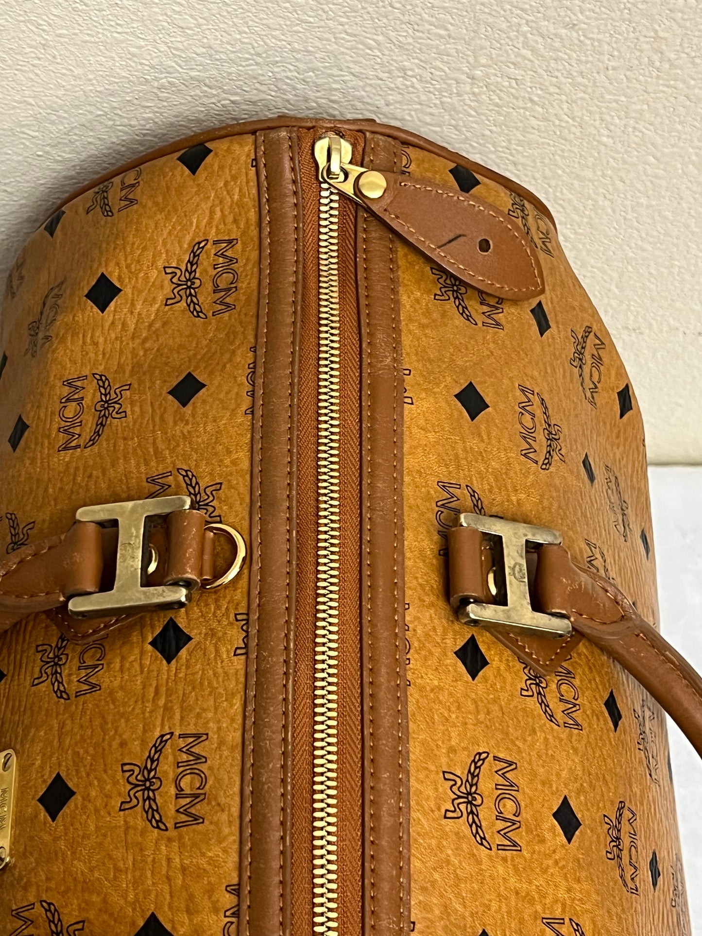 MCM DUFFLE 40 COGNAC