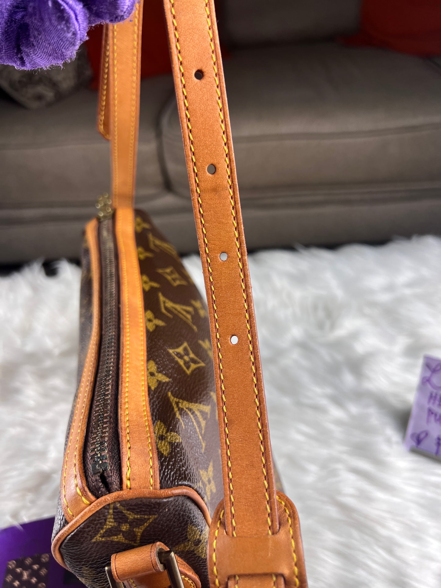 TURELEE VINTAGE CROSSBODY