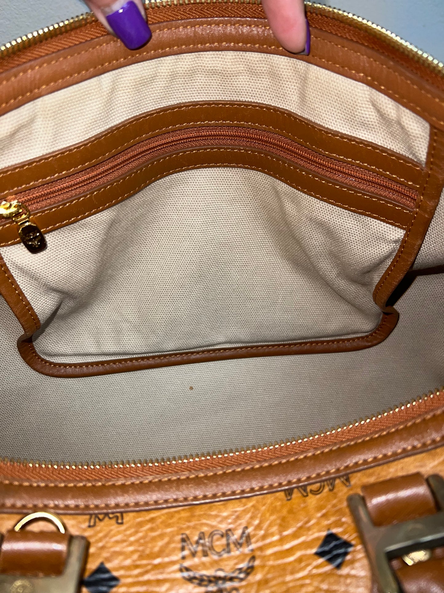 MCM DUFFLE 40 COGNAC