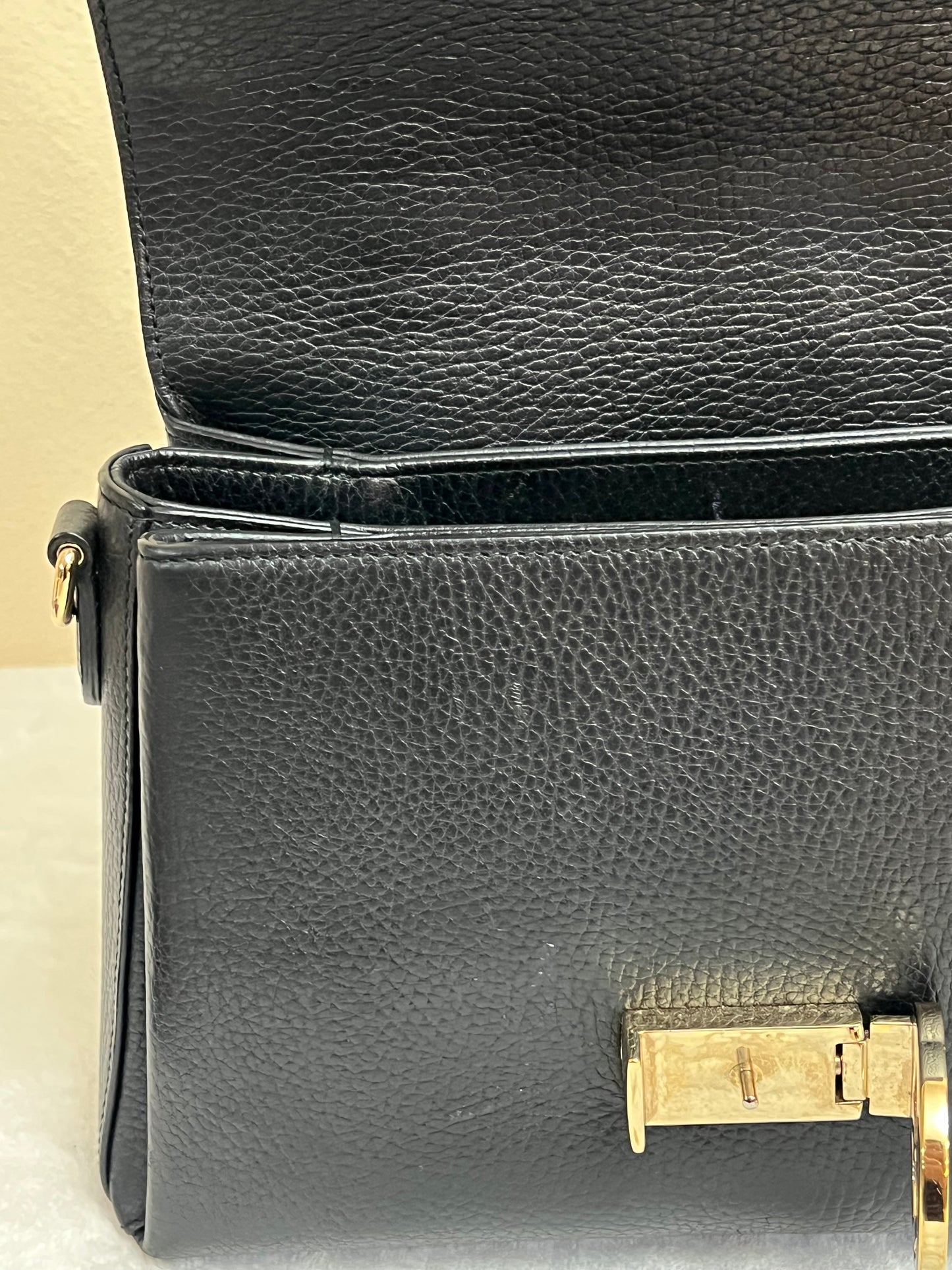 INTERLOCKING TOP HANDLE BLACK