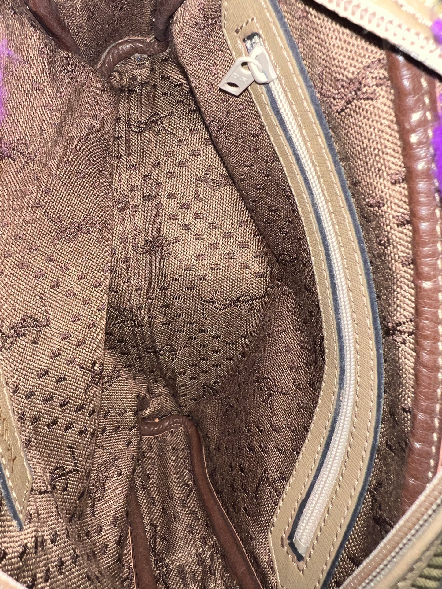 Y _ S _ L WRISTLET