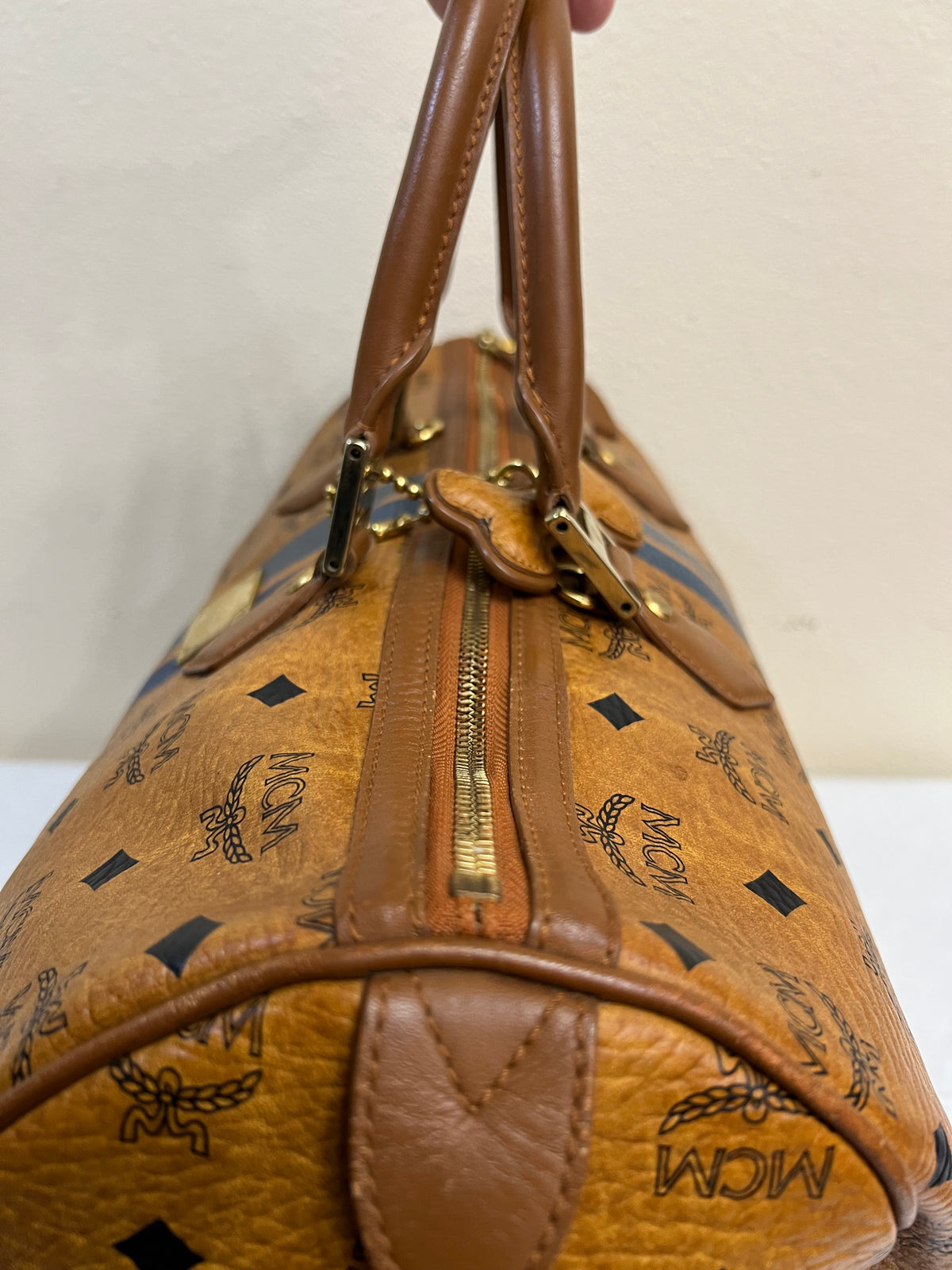 MCM DUFFLE 40 COGNAC