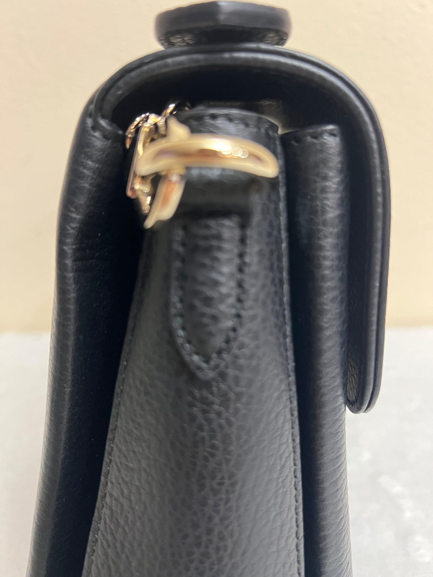 INTERLOCKING BLACK SHW 2