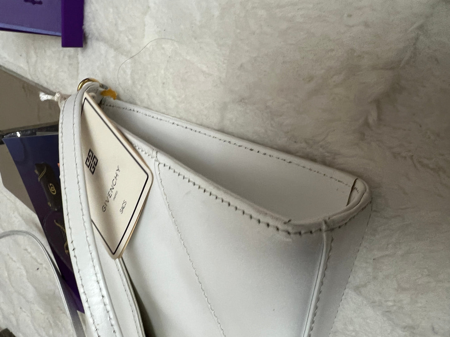 GIVE_NCHY SHOULDER BAG WHITE