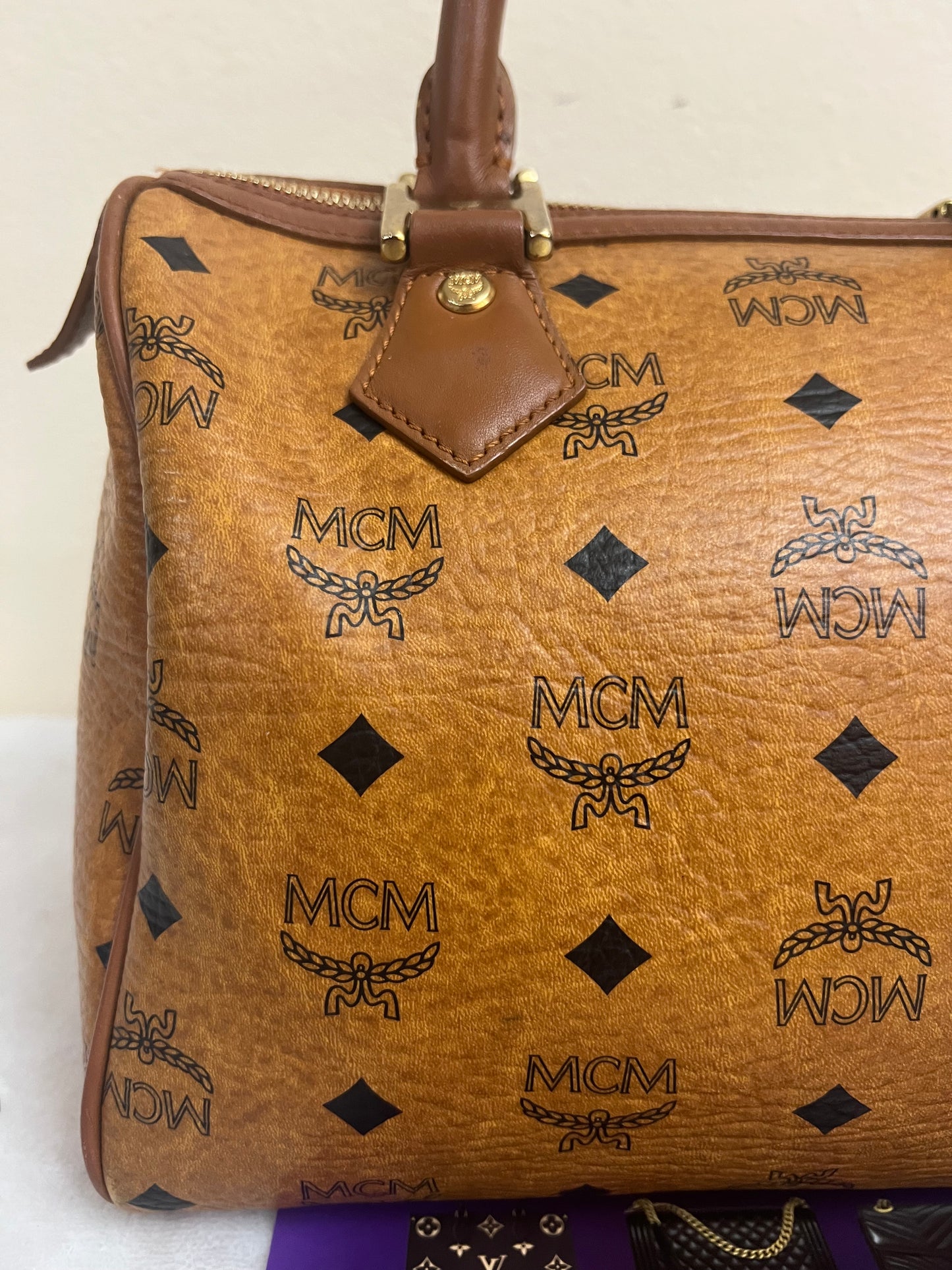 MCM BOSTON 25 W/ BONE