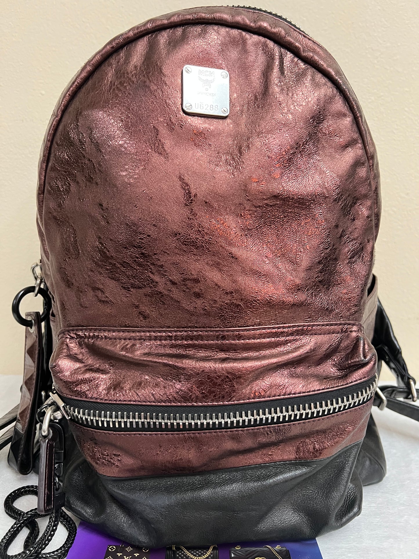 MCM BAGPACK MAROON METALLIC LEATHER