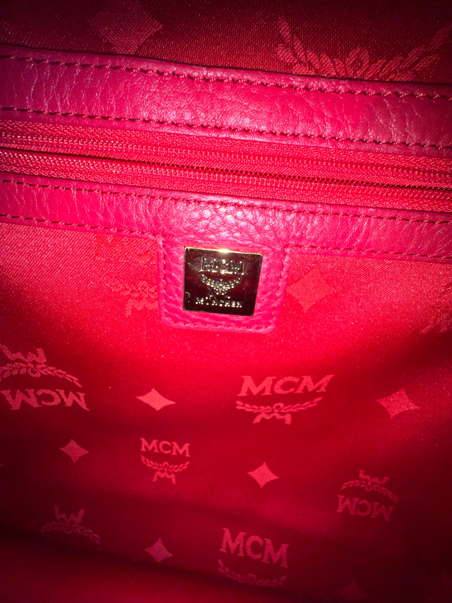 MCM RED BAGPACK LTD